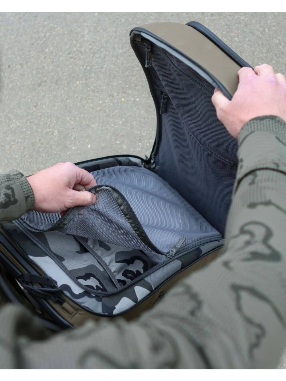 Kuiu Waypoint Travel Backpack Black Brand New - Picture 7 of 12